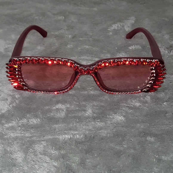* Akira Women's Love Bomb Rhinestones Crystal Embellished Sunglasses Red - Picture 4 of 9